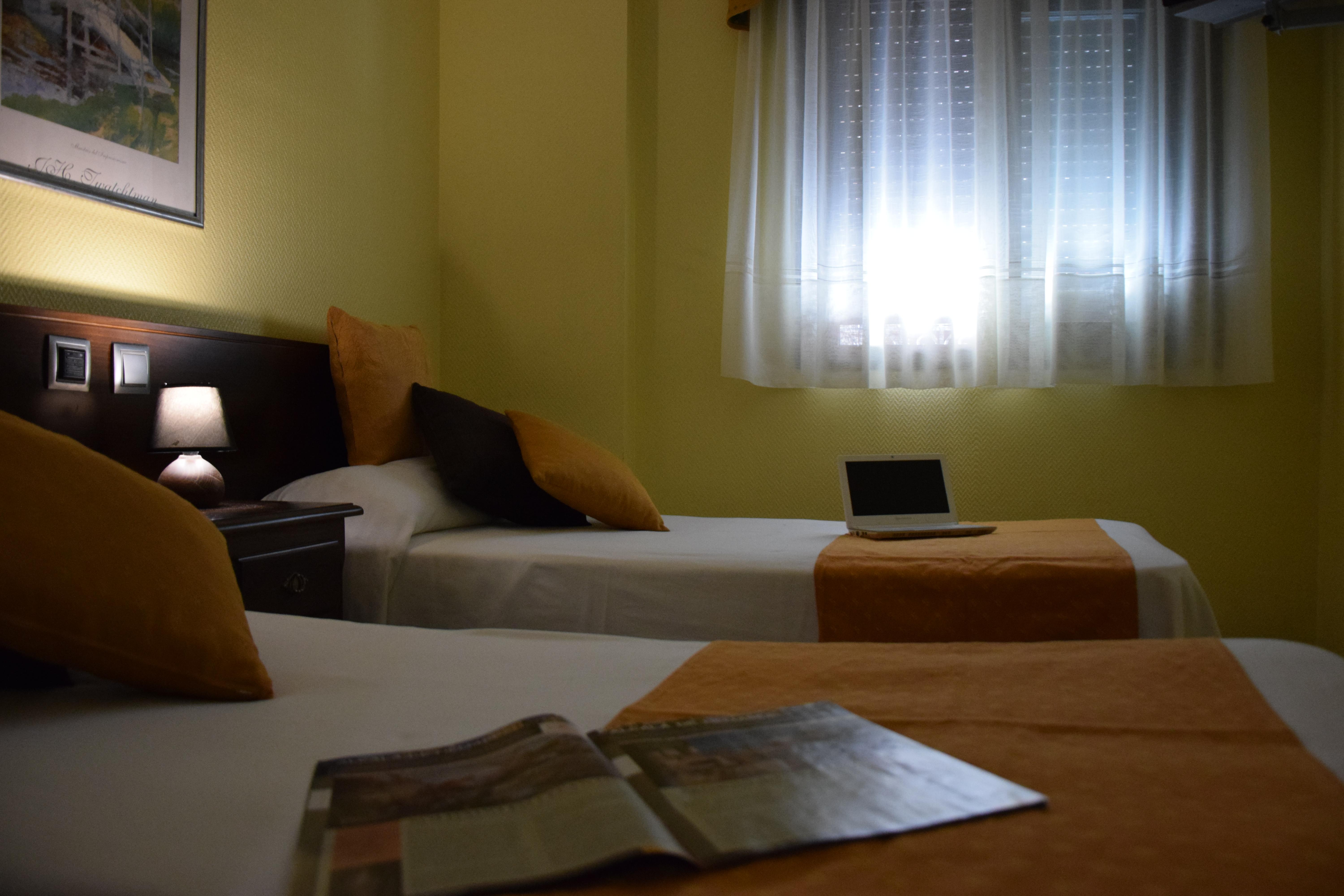 Hotel Complutense Alcala de Henares Exterior photo