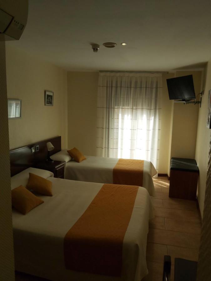 Hotel Complutense Alcala de Henares Exterior photo