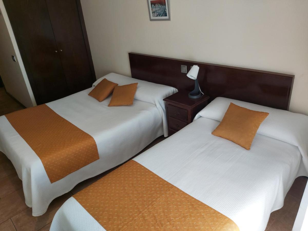 Hotel Complutense Alcala de Henares Exterior photo