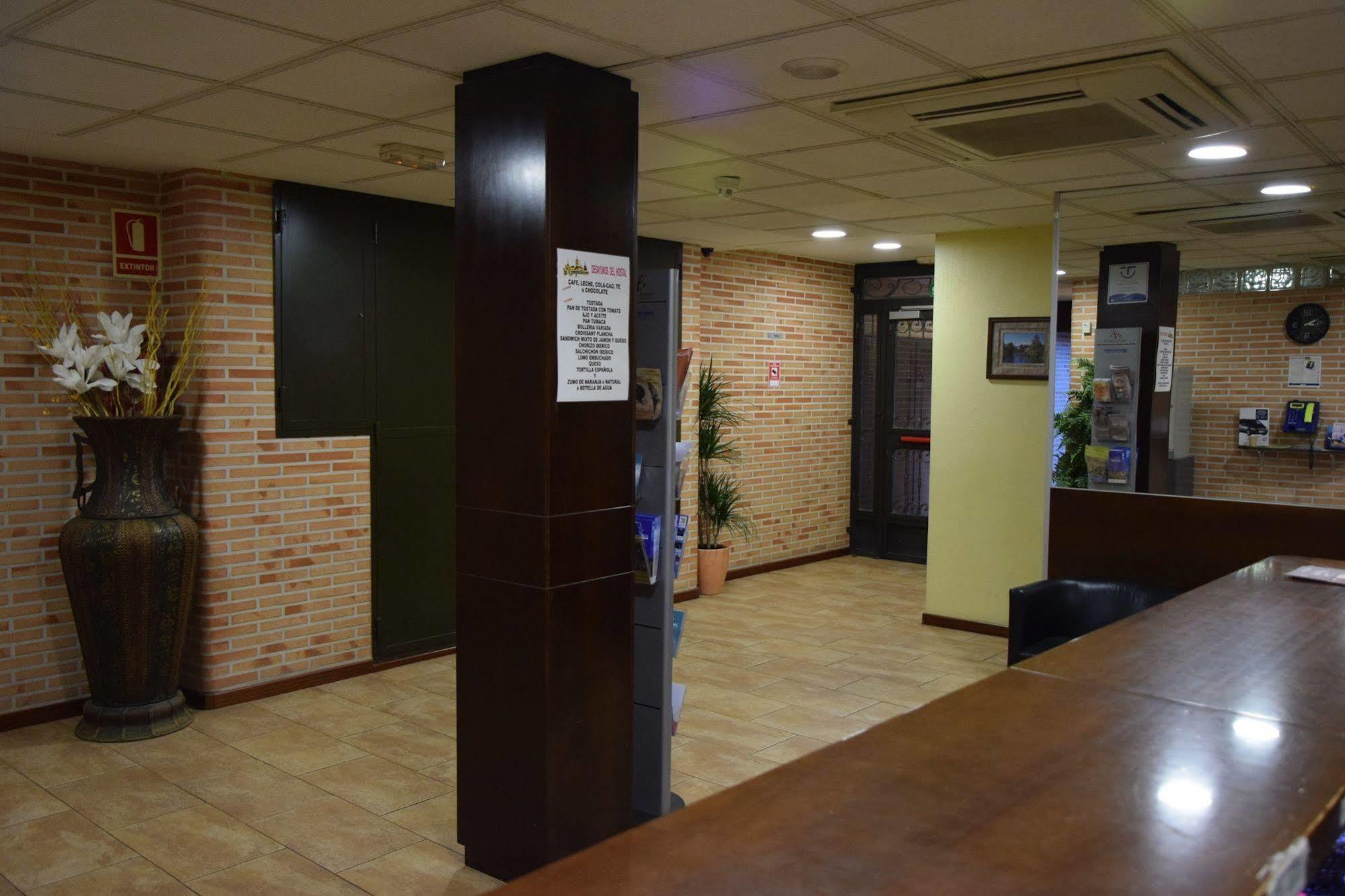 Hotel Complutense Alcala de Henares Exterior photo