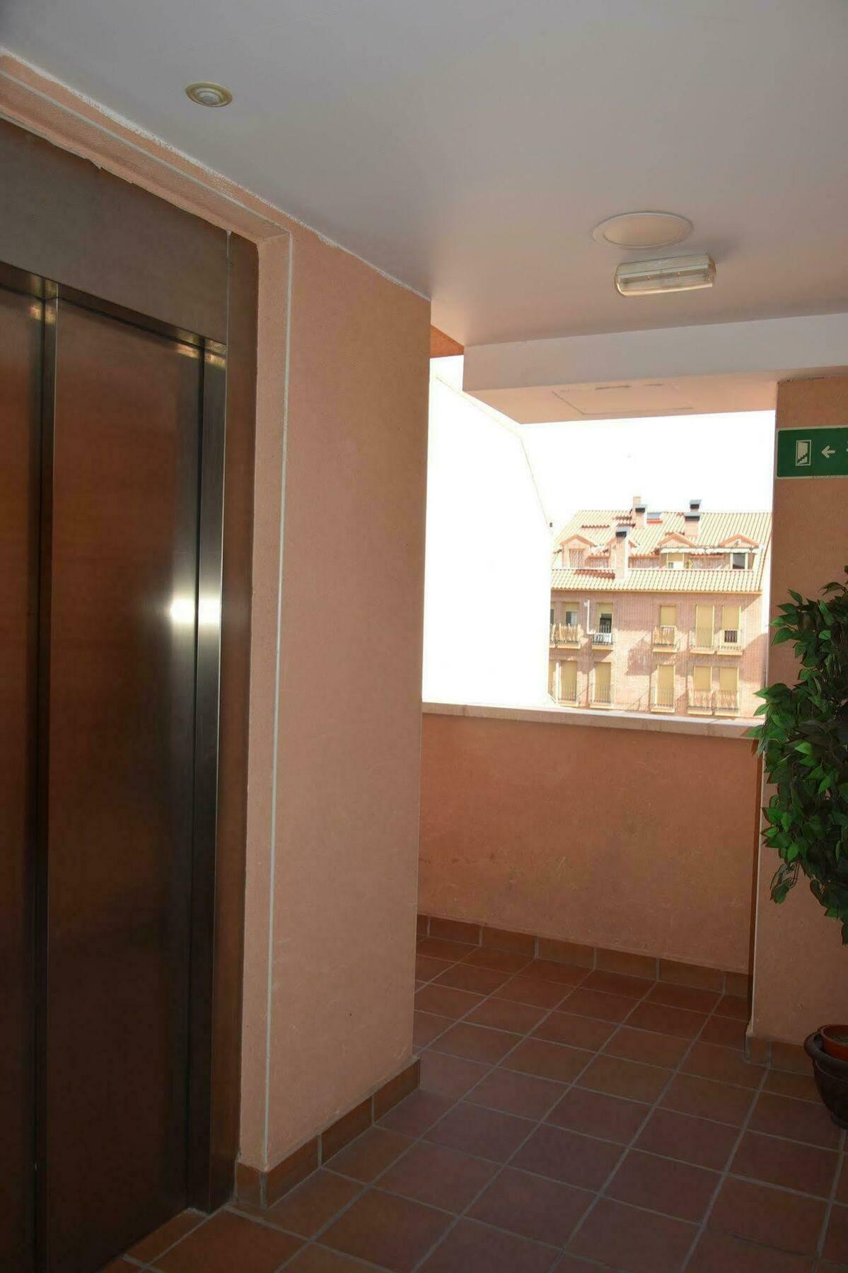 Hotel Complutense Alcala de Henares Exterior photo